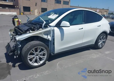 2021 Tesla Model Y Long Range Dual Motor All-Wheel Drive z USA, uszkodzony, nr VIN 5YJYGDEE2MF225098
